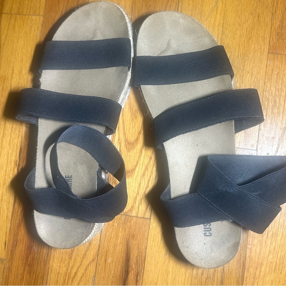 Women’s Black Elastic-Strap Comfort Sandals